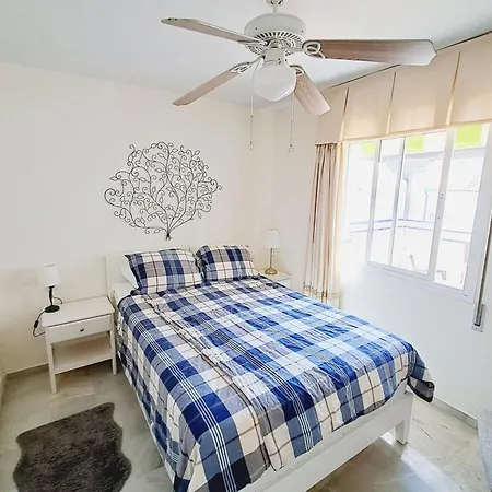 Apartment Stylish Just Steps From The Benalmadena