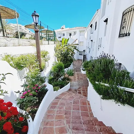 Apartment Stylish Just Steps From The Benalmadena